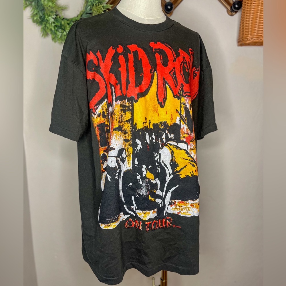 AOP skid row tee